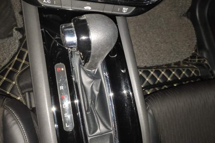 Used Honda Vezel 2020 1.5L CVT Pioneer Edition Gear Lever