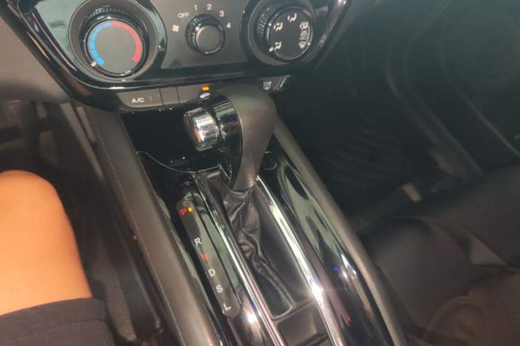 Used Honda Vezel 2020 1.5L CVT Elite Edition Gear Lever