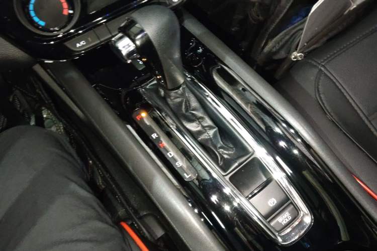 Used Honda Vezel 2020 1.5L CVT Elite Edition Gear Lever