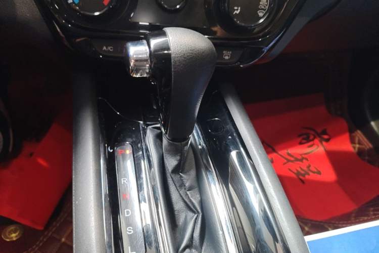 Used Honda Vezel 2020 1.5L CVT Pioneer Edition Gear Lever