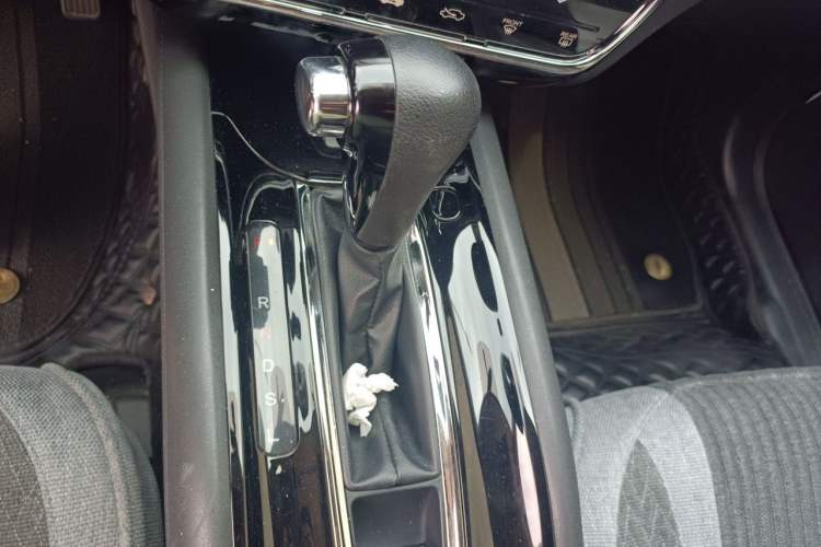 Used Honda Vezel 2020 220 TURBO CVT Elite Edition Gear Lever