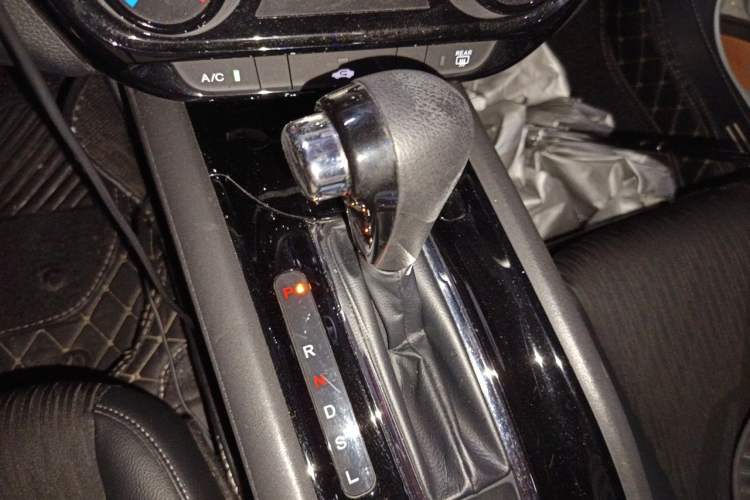 Used Honda Vezel 2020 1.5L CVT Pioneer Edition Gear Lever