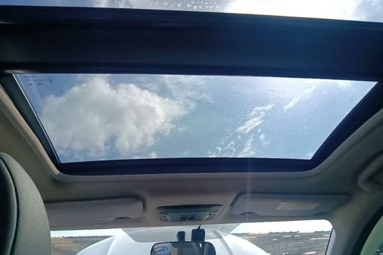 Used Honda Vezel 2020 1.5L CVT Pioneer Edition Headliner