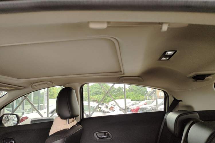 Used Honda Vezel 2020 1.5L CVT Pioneer Edition Headliner