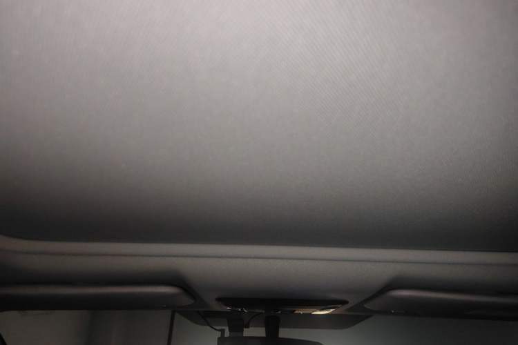 Used Honda Vezel 2020 1.5L CVT Pioneer Edition Headliner