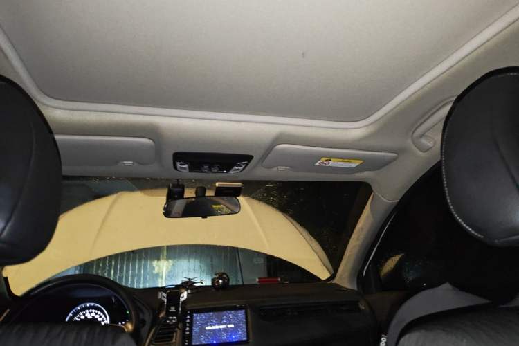 Used Honda Vezel 2020 1.5L CVT Pioneer Edition Headliner