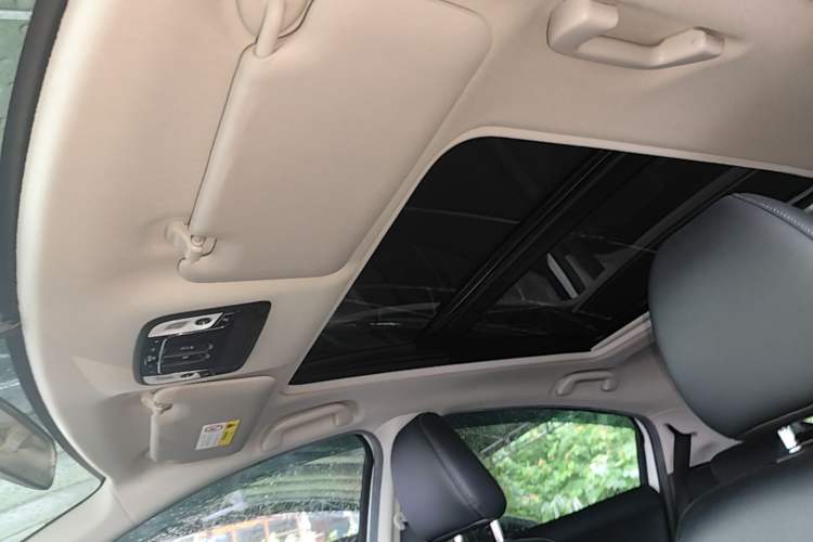 Used Honda Vezel 2020 1.5L CVT Pioneer Edition Headliner