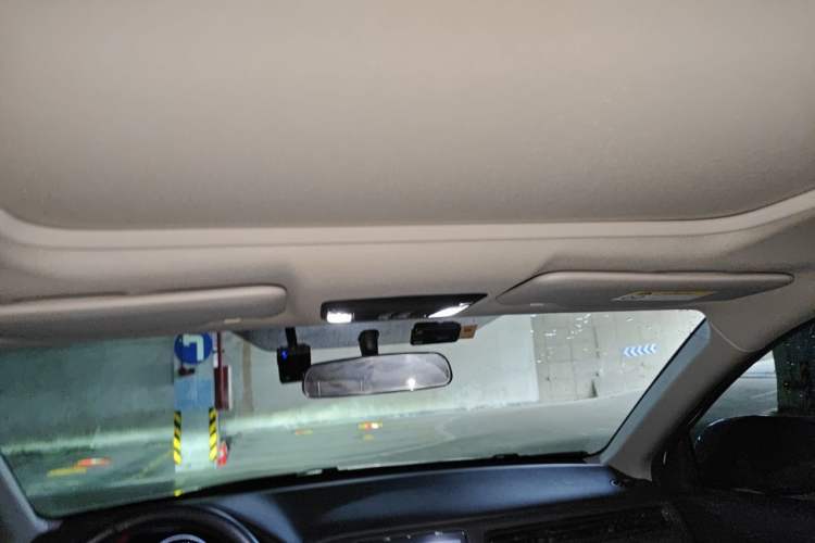 Used Honda Vezel 2020 1.5L CVT Luxury Edition Headliner