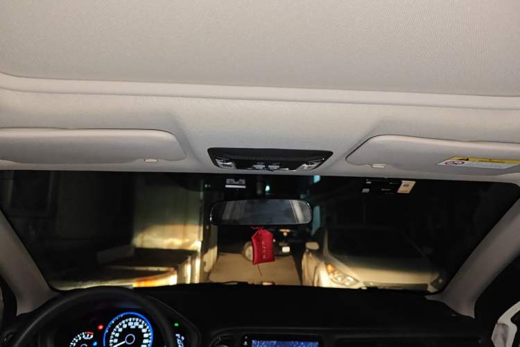 Used Honda Vezel 2020 1.5L CVT Pioneer Edition Headliner
