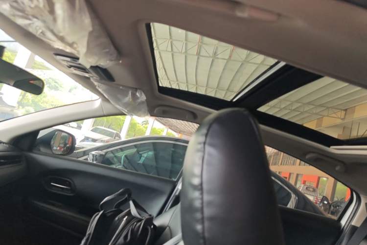 Used Honda Vezel 2020 1.5L CVT Elite Edition Headliner
