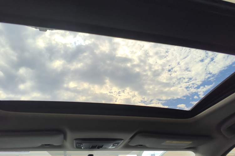 Used Honda Vezel 2020 1.5L CVT Elite Edition Headliner