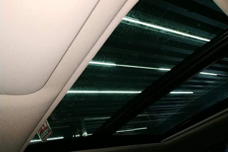 Used Honda Vezel 2020 1.5L CVT Pioneer Edition Headliner