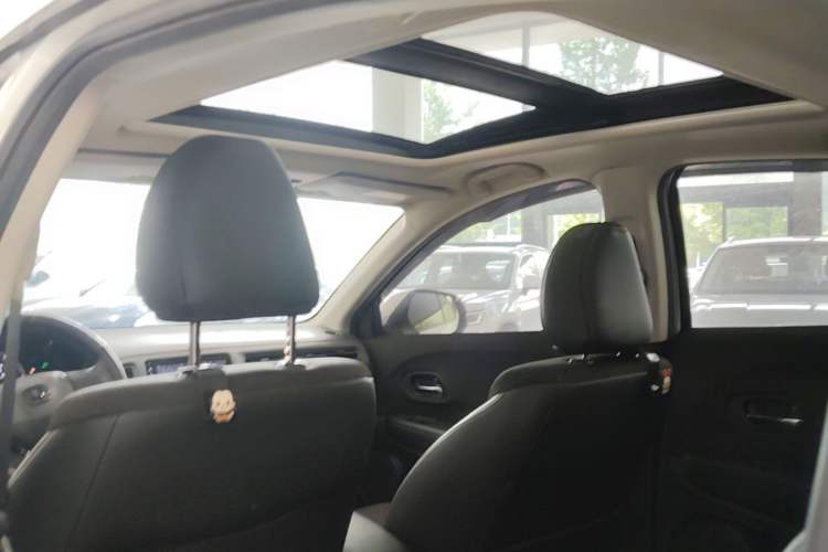 Used Honda Vezel 2020 1.5L CVT Pioneer Edition Headliner