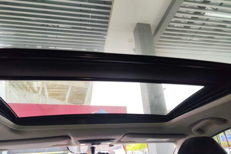 Used Honda Vezel 2020 1.5L CVT Pioneer Edition Headliner