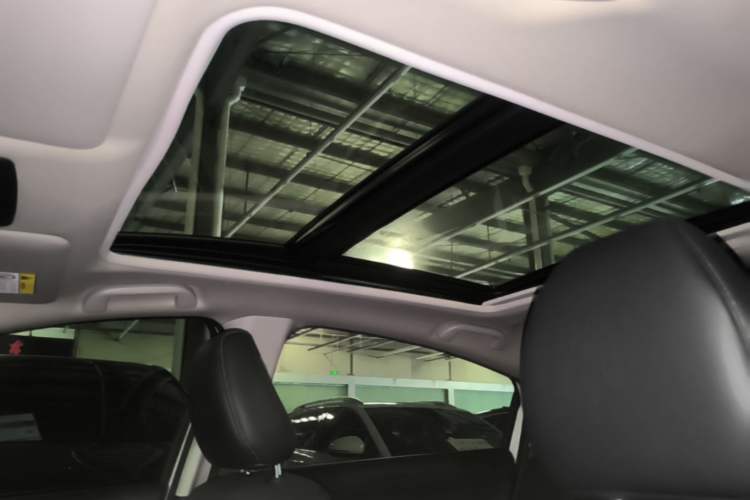 Used Honda Vezel 2020 1.5L CVT Luxury Edition Headliner