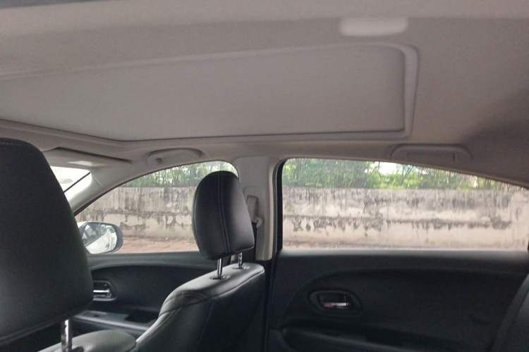 Used Honda Vezel 2020 1.5L CVT Pioneer Edition Headliner