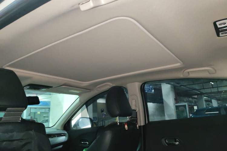 Used Honda Vezel 2020 1.5L CVT Pioneer Edition Headliner