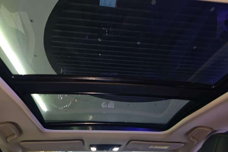 Used Honda Vezel 2020 1.5L CVT Pioneer Edition Headliner