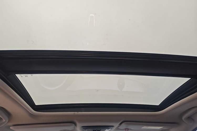 Used Honda Vezel 2020 1.5L CVT Elite Edition Headliner