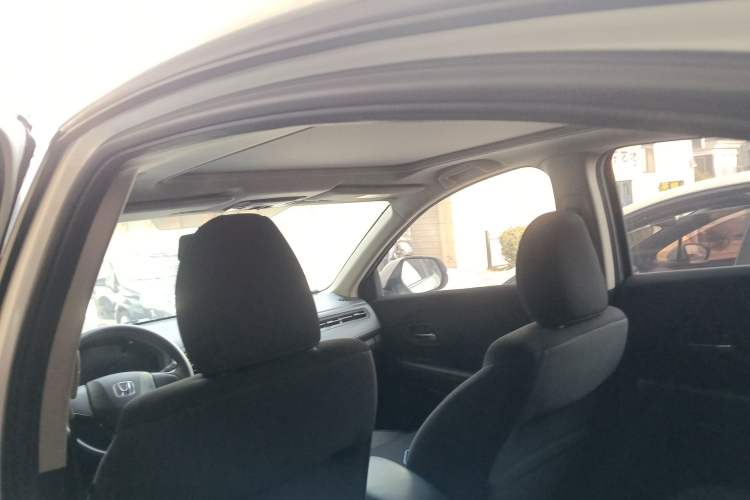 Used Honda Vezel 2020 1.5L CVT Elite Edition Headliner