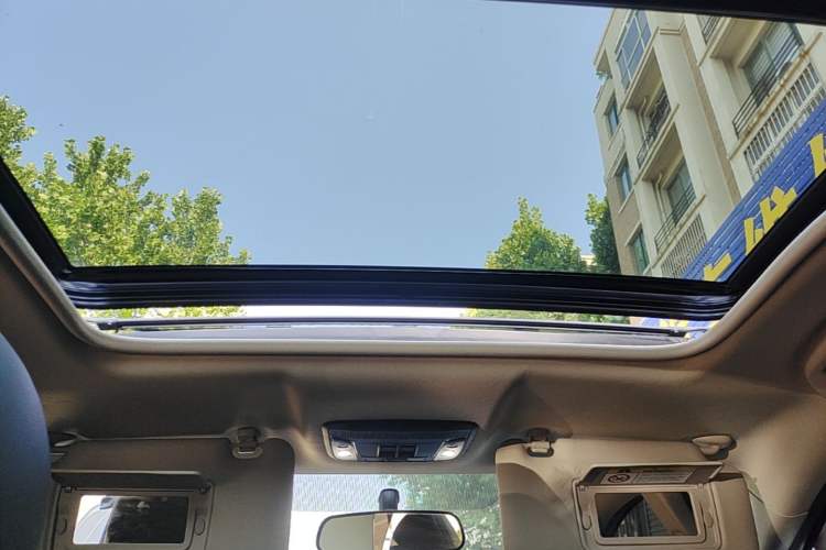 Used Honda Vezel 2020 1.5L CVT Pioneer Edition Headliner