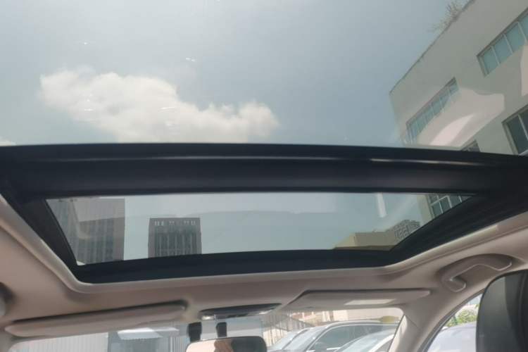 Used Honda Vezel 2020 1.5L CVT Pioneer Edition Headliner