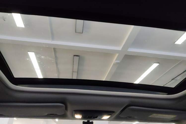 Used Honda Vezel 2020 1.5L CVT Pioneer Edition Headliner