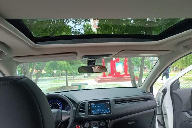 Used Honda Vezel 2020 1.5L CVT Luxury Edition Headliner