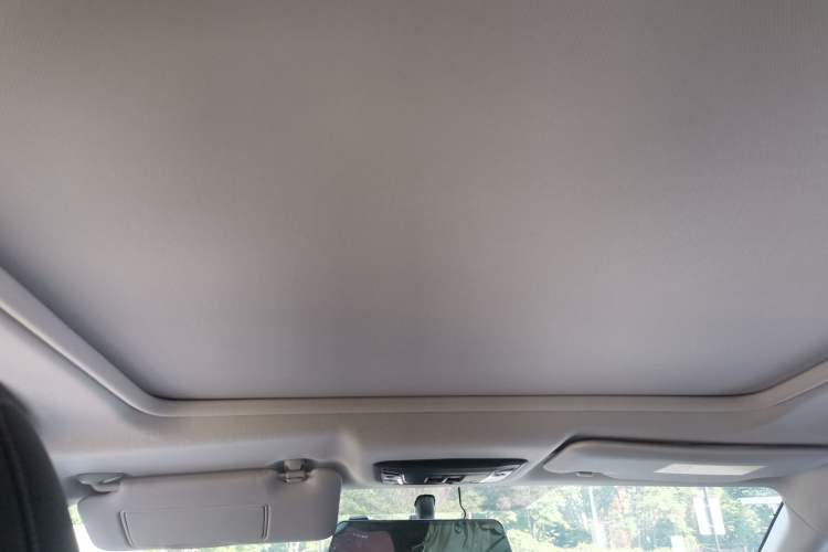 Used Honda Vezel 2020 1.5L CVT Luxury Edition Headliner