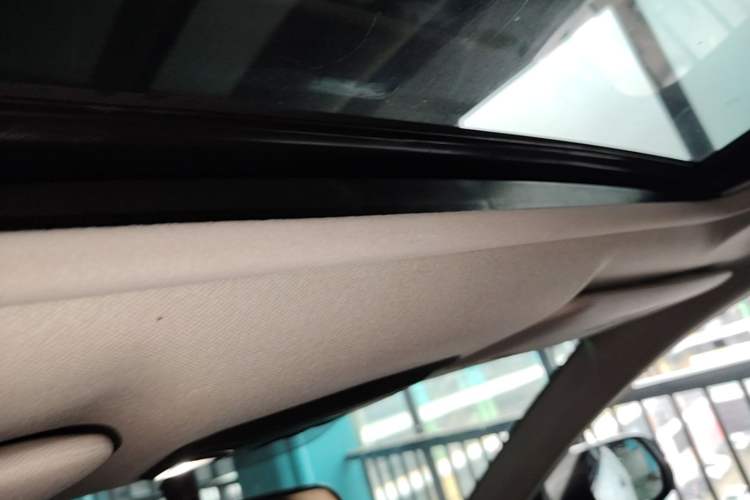 Used Honda Vezel 2020 1.5L CVT Luxury Edition Headliner