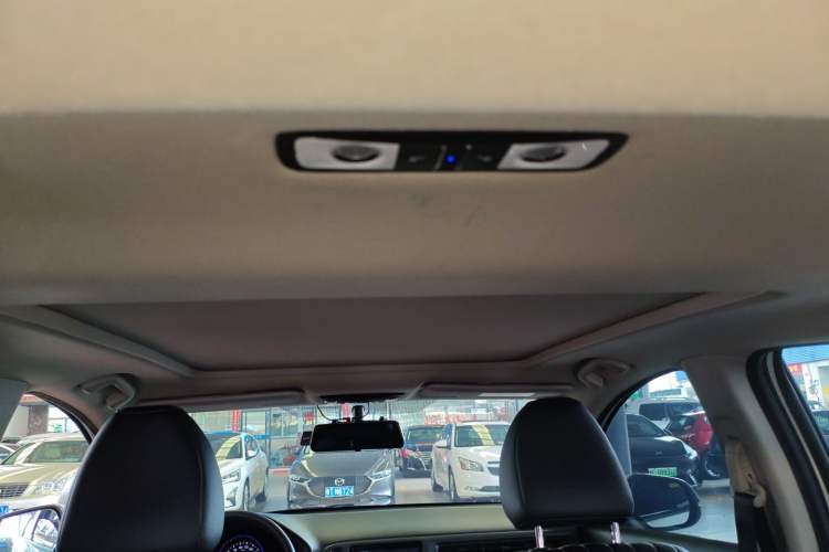 Used Honda Vezel 2020 1.5L CVT Pioneer Edition Headliner