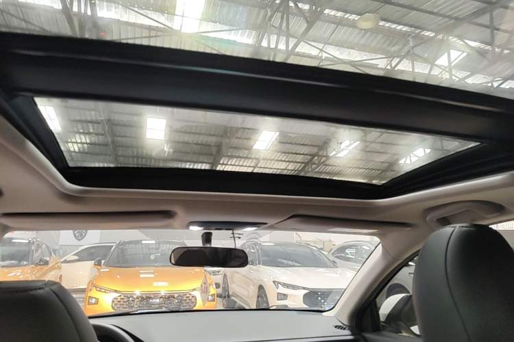 Used Honda Vezel 2020 1.5L CVT Pioneer Edition Headliner