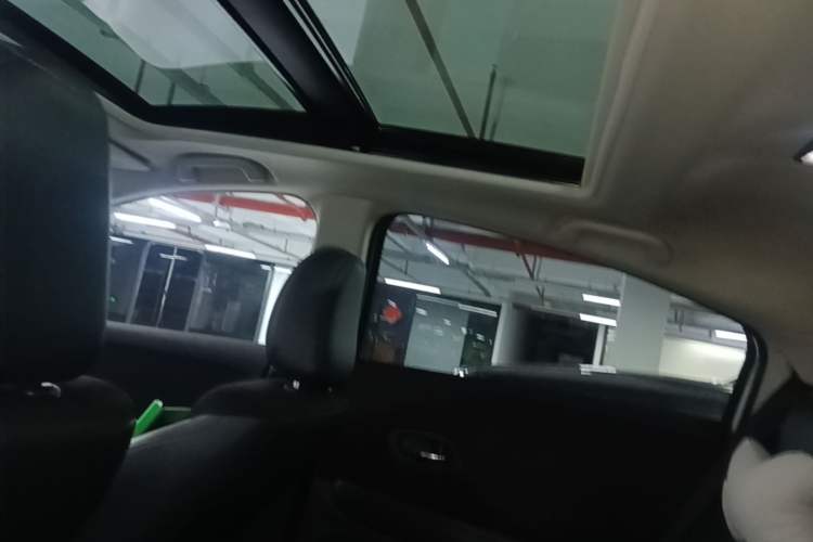 Used Honda Vezel 2020 1.5L CVT Pioneer Edition Headliner