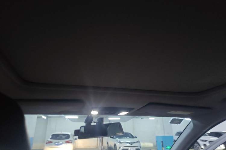 Used Honda Vezel 2020 1.5L CVT Pioneer Edition Headliner