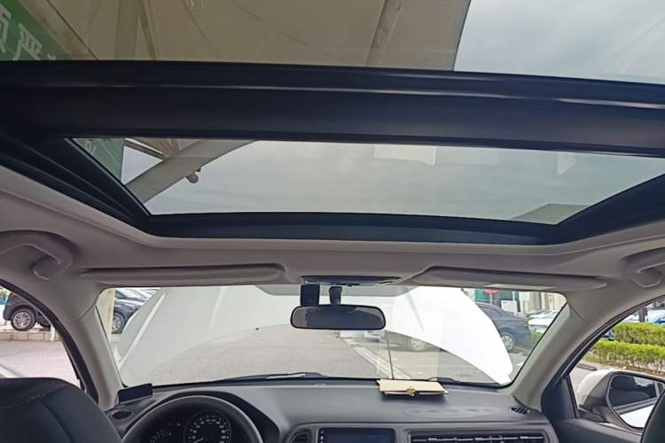 Used Honda Vezel 2020 1.5L CVT Luxury Edition Headliner