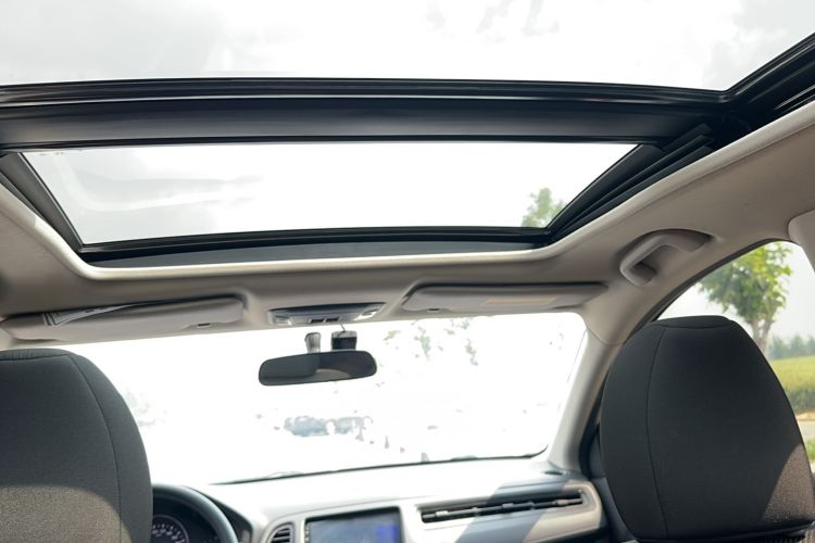 Used Honda Vezel 2020 1.5L CVT Elite Edition Headliner