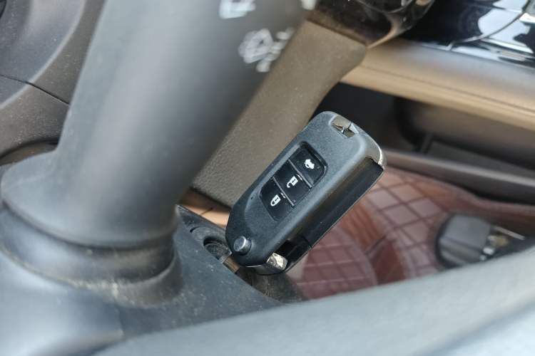 Used Honda Vezel 2020 1.5L CVT Pioneer Edition Interior 1