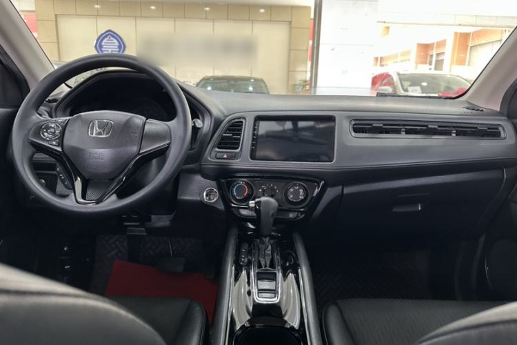 Used Honda Vezel 2020 1.5L CVT Luxury Edition Interior 1