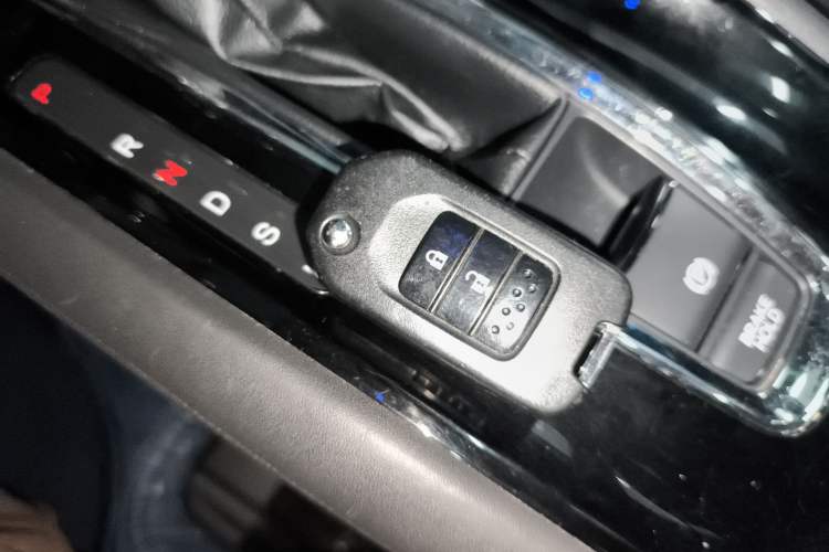 Used Honda Vezel 2020 1.5L CVT Pioneer Edition Interior 1