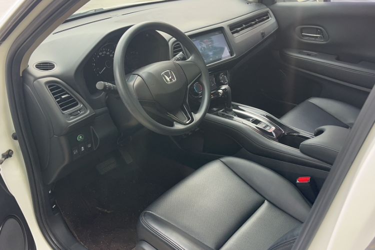 Used Honda Vezel 2020 1.5L CVT Elite Edition Interior 1