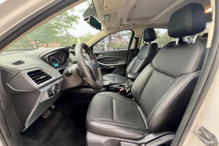 Used Honda Vezel 2020 1.5L CVT Pioneer Edition Interior 1