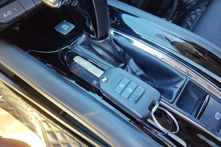 Used Honda Vezel 2020 1.5L CVT Elite Edition Interior 1