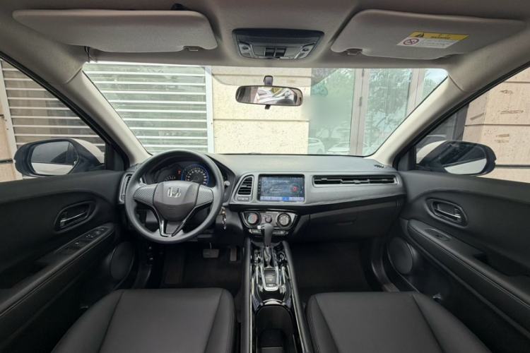 Used Honda Vezel 2020 1.5L CVT Elite Edition Interior 1