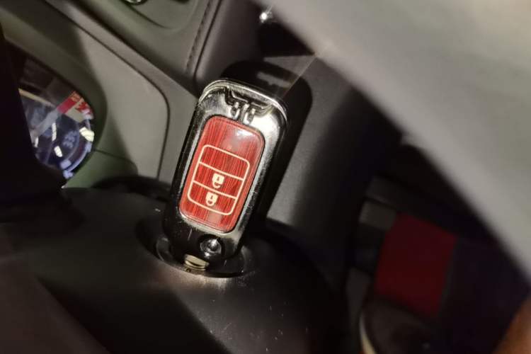 Used Honda Vezel 2020 1.5L CVT Pioneer Edition Interior 1