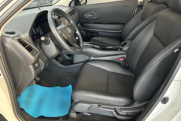 Used Honda Vezel 2020 1.5L CVT Pioneer Edition Interior 1