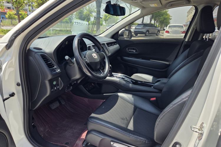 Used Honda Vezel 2020 1.5L CVT Pioneer Edition Interior 1