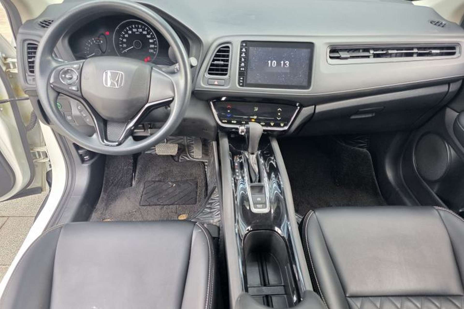 Used Honda Vezel 2020 220 TURBO CVT Elite Edition Interior 1