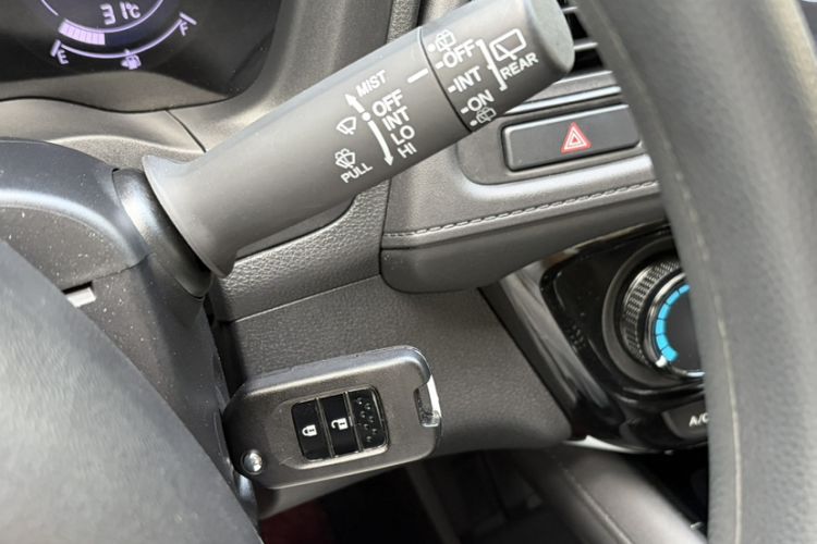 Used Honda Vezel 2020 1.5L CVT Elite Edition Interior 1