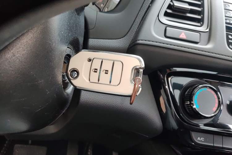 Used Honda Vezel 2020 1.5L CVT Pioneer Edition Interior 1