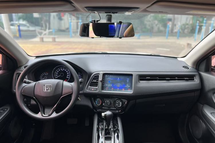 Used Honda Vezel 2020 1.5L CVT Elite Edition Interior 1